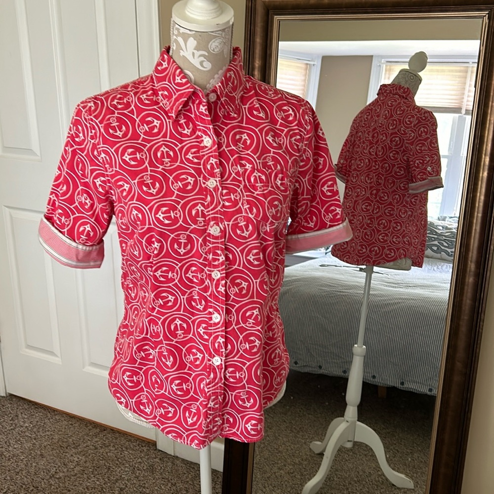 L.L. BEAN Women's Coral and White Anchor Short Sleeve Button Down Blouse M-R - Picture 1 of 4
